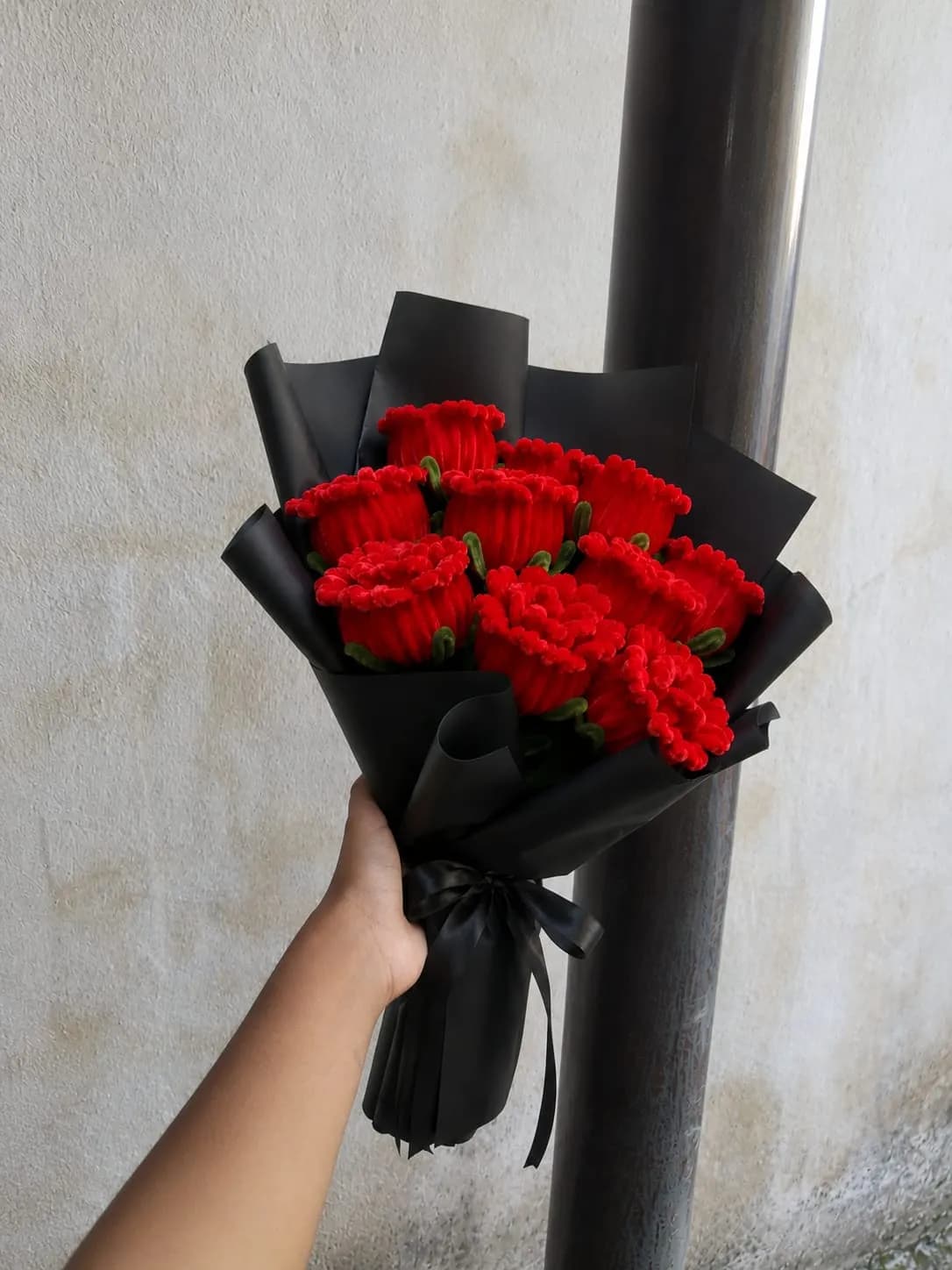 Red Flower Bouquet(Black Wrap)