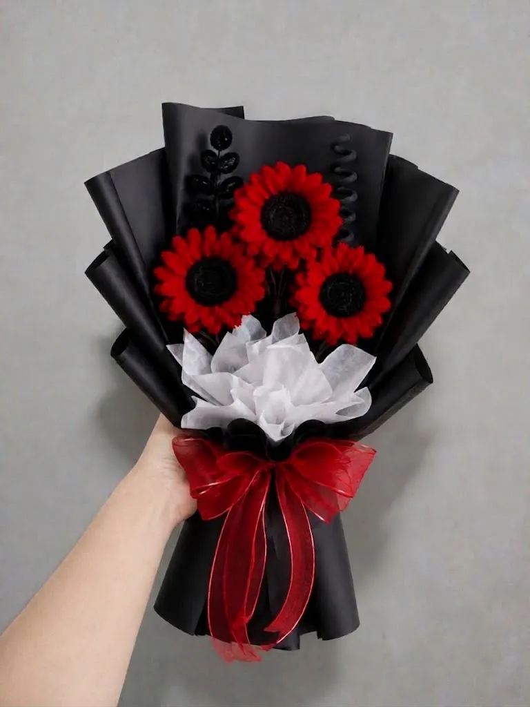 Red & Black Flower Bouquet
